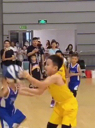 DB电竞官方正版网站-库里全网寻人!当我们模仿库里 究竟应该学习什么?